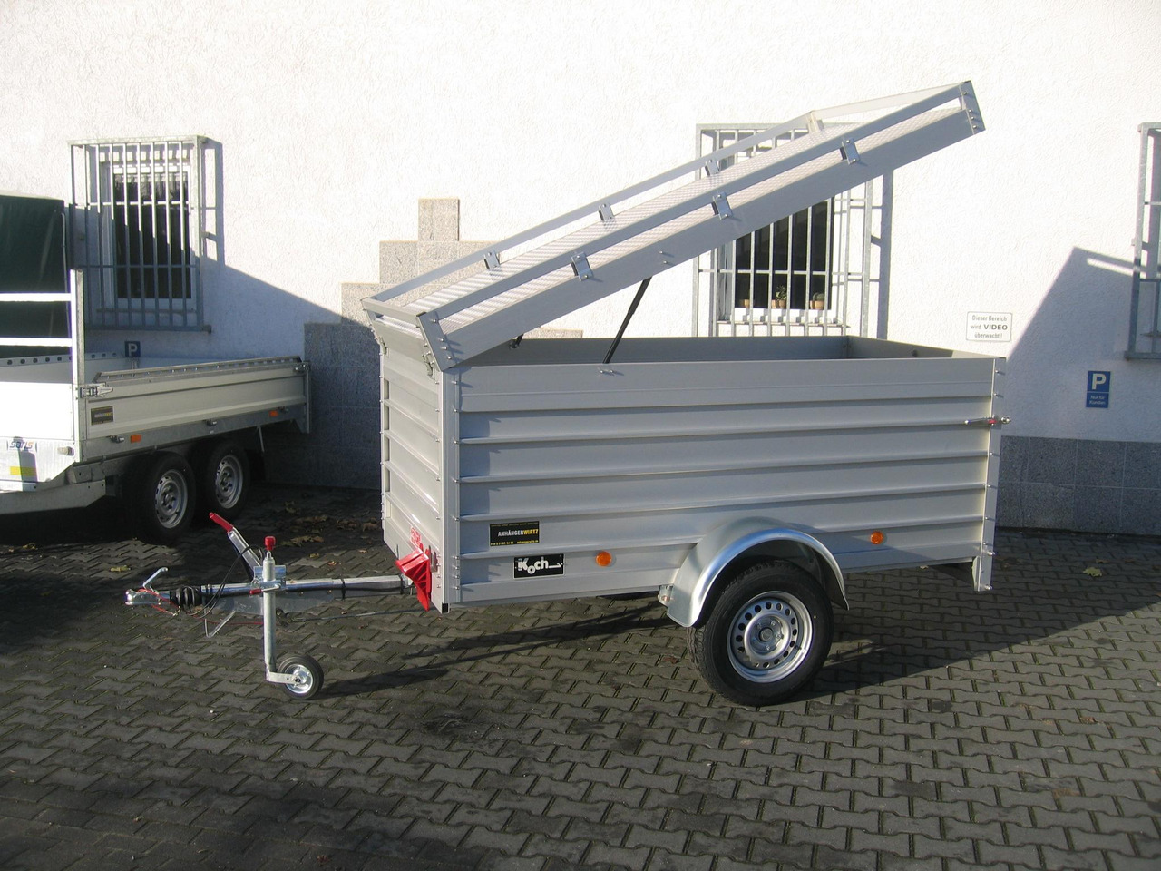 PKW Anhänger Koch Aluline 4.13 Deckel 250x125x95cm (S) 1300kg 100 km/H Aktion 2022 - Prikolica sa zatvorenim sandukom: slika 2 PKW Anhänger Koch Aluline 4.13 Deckel 250x125x95cm (S) 1300kg 100 km/H Aktion 2022 - Prikolica sa zatvorenim sandukom: slika 2