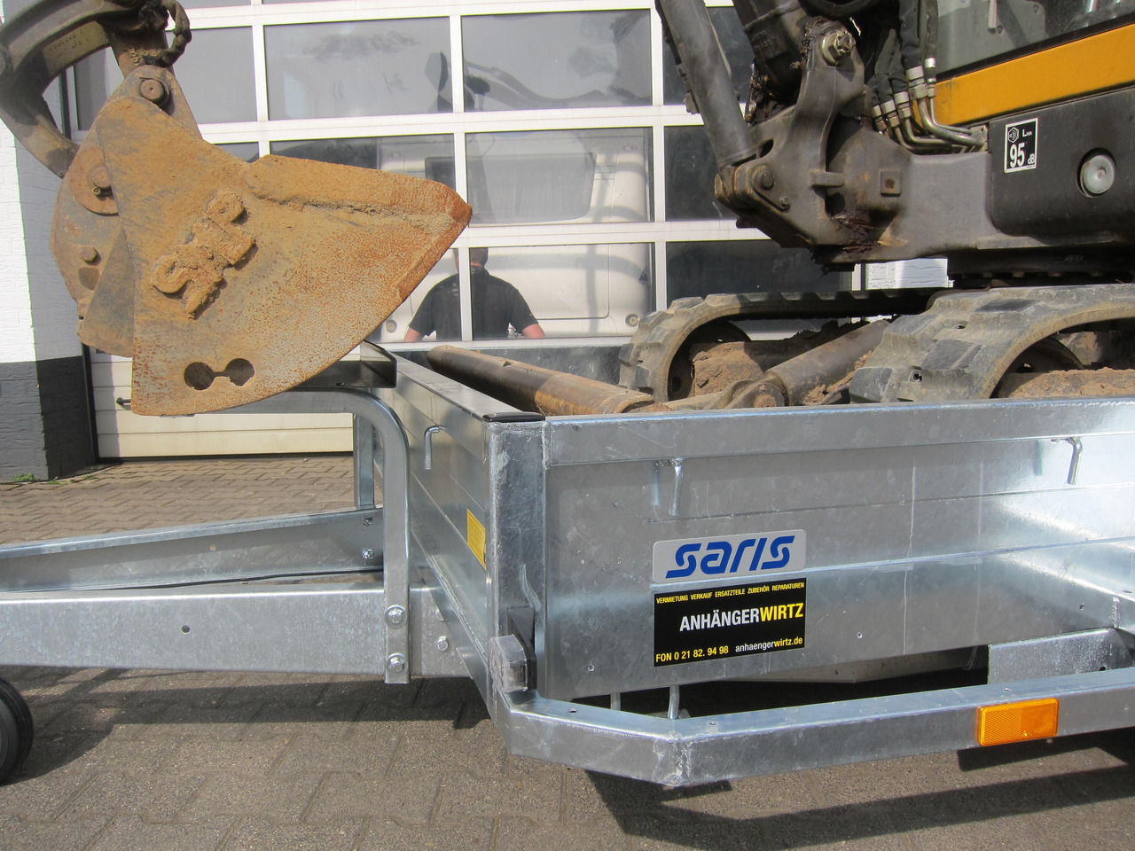 Saris Baggeranhänger Magnum Explorer 3000 V Rampen verschiebbar 3000kg Online Aktion - Prikolica za prevoz radnih mašina: slika 2 Saris Baggeranhänger Magnum Explorer 3000 V Rampen verschiebbar 3000kg Online Aktion - Prikolica za prevoz radnih mašina: slika 2