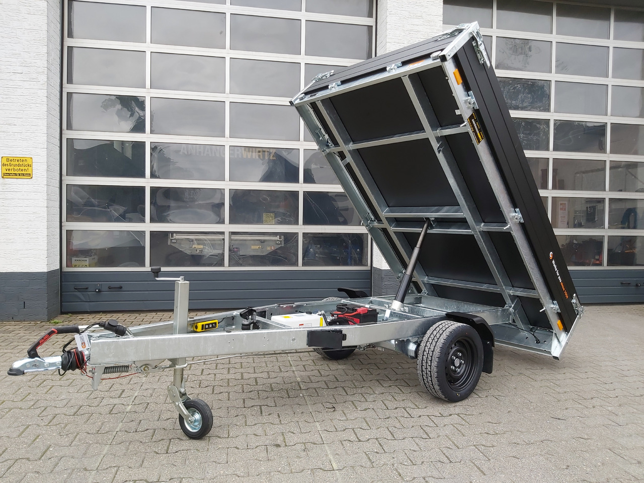 Saris Kipper K1 256 150 1500 1 256x150x30cm black Elektro 13" (S) 1500kg - Prikolica istovarivača: slika 1 Saris Kipper K1 256 150 1500 1 256x150x30cm black Elektro 13" (S) 1500kg - Prikolica istovarivača: slika 1