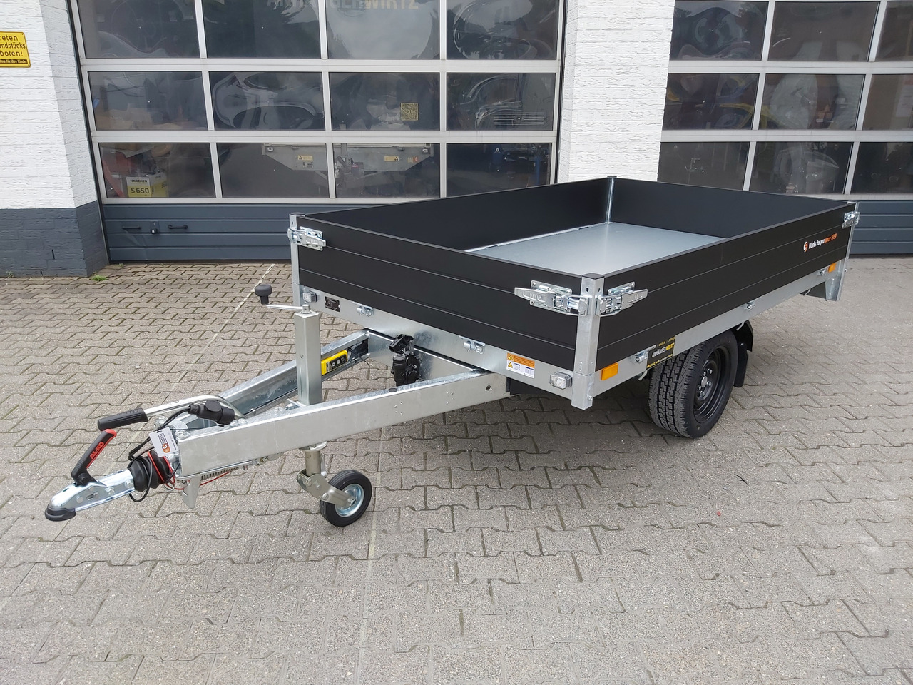 Saris Kipper K1 256 150 1500 1 256x150x30cm black Elektro 13" (S) 1500kg - Prikolica istovarivača: slika 2 Saris Kipper K1 256 150 1500 1 256x150x30cm black Elektro 13" (S) 1500kg - Prikolica istovarivača: slika 2