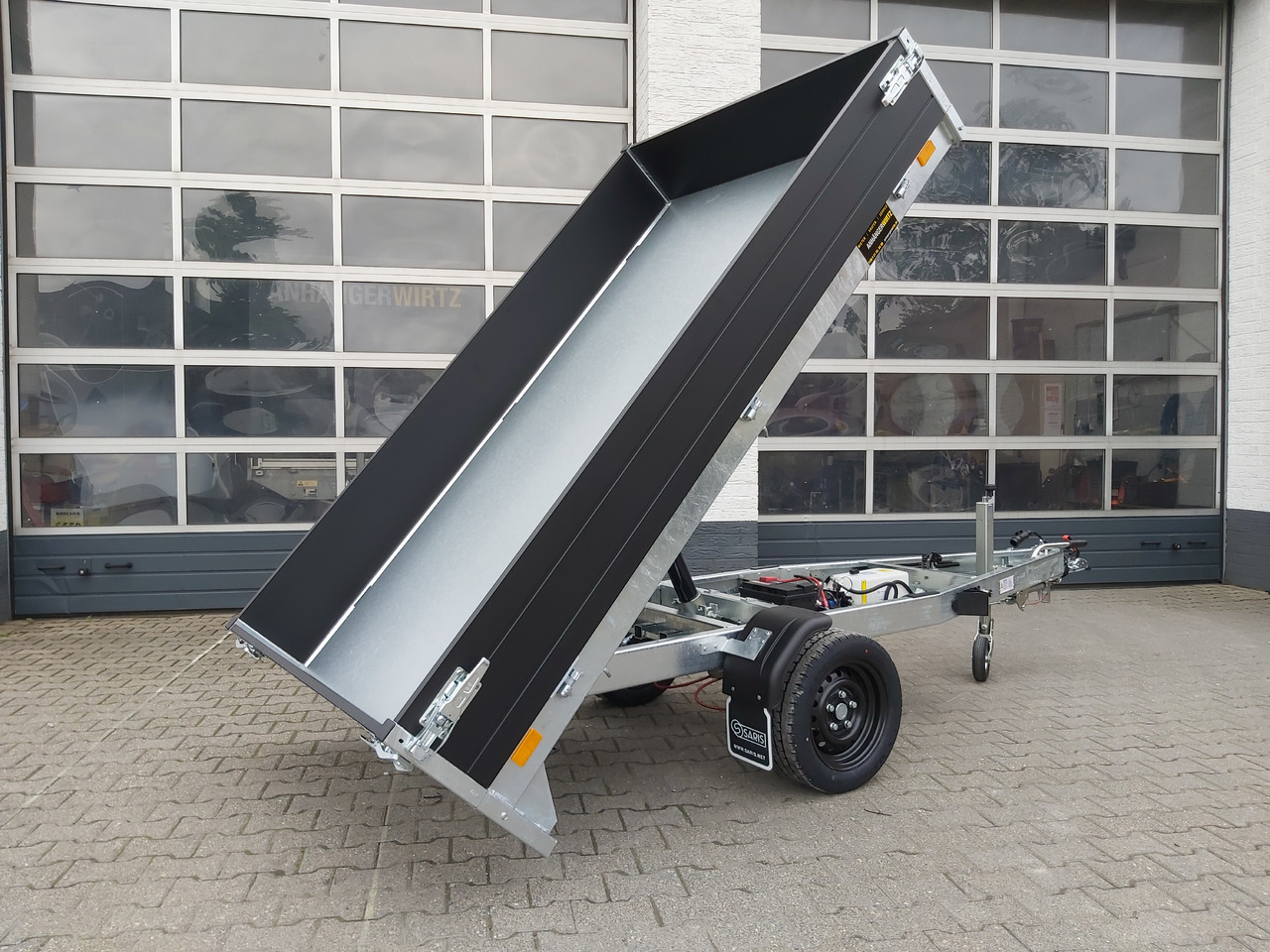 Saris Kipper K1 256 150 1500 1 256x150x30cm black Elektro 13" (S) 1500kg - Prikolica istovarivača: slika 5 Saris Kipper K1 256 150 1500 1 256x150x30cm black Elektro 13" (S) 1500kg - Prikolica istovarivača: slika 5