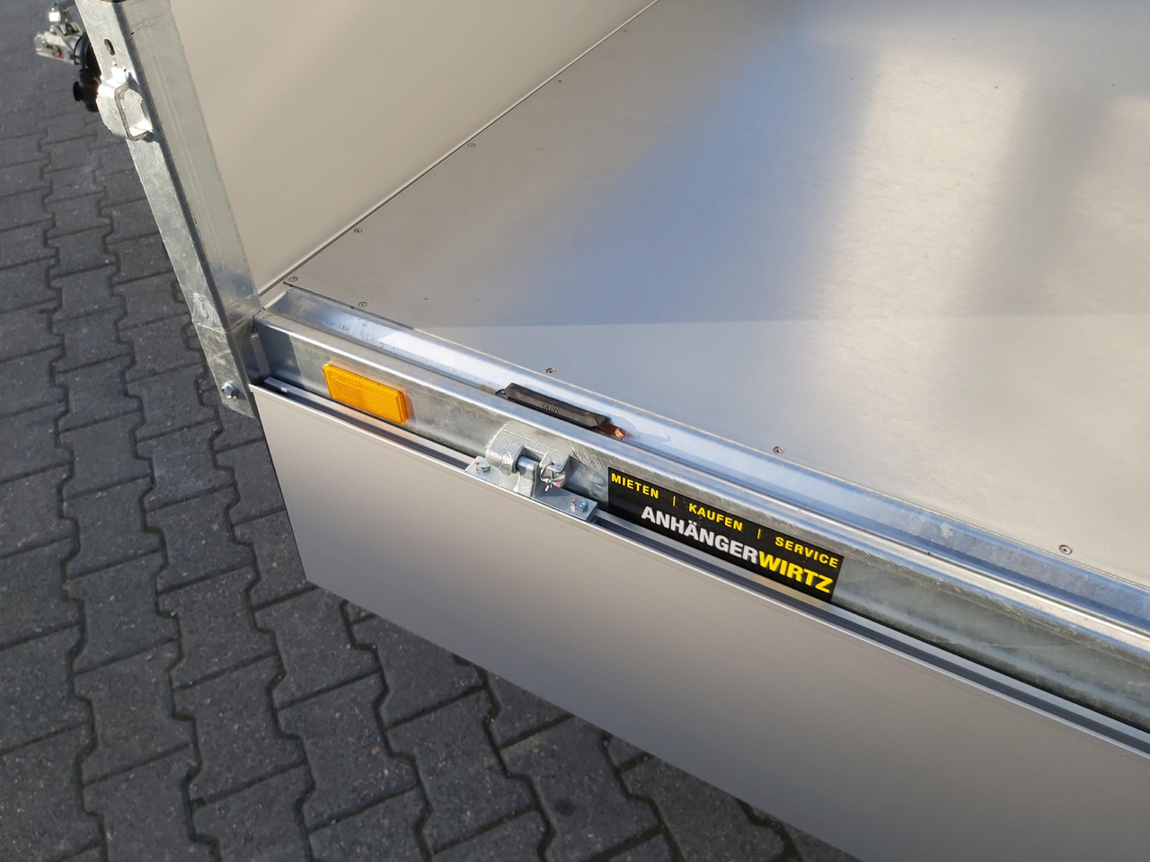 Saris Kipper K1 276 170 2700 2 276x170x30cm Handpumpe 13" 2700kg - Prikolica istovarivača: slika 2 Saris Kipper K1 276 170 2700 2 276x170x30cm Handpumpe 13" 2700kg - Prikolica istovarivača: slika 2