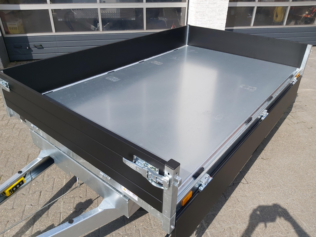 Prikolica istovarivača Saris Kipper K3 276 170 2700 2 E 276x170x30cm black Edition Elektro 13" (S) 2700kg Januar Aktion: slika 11