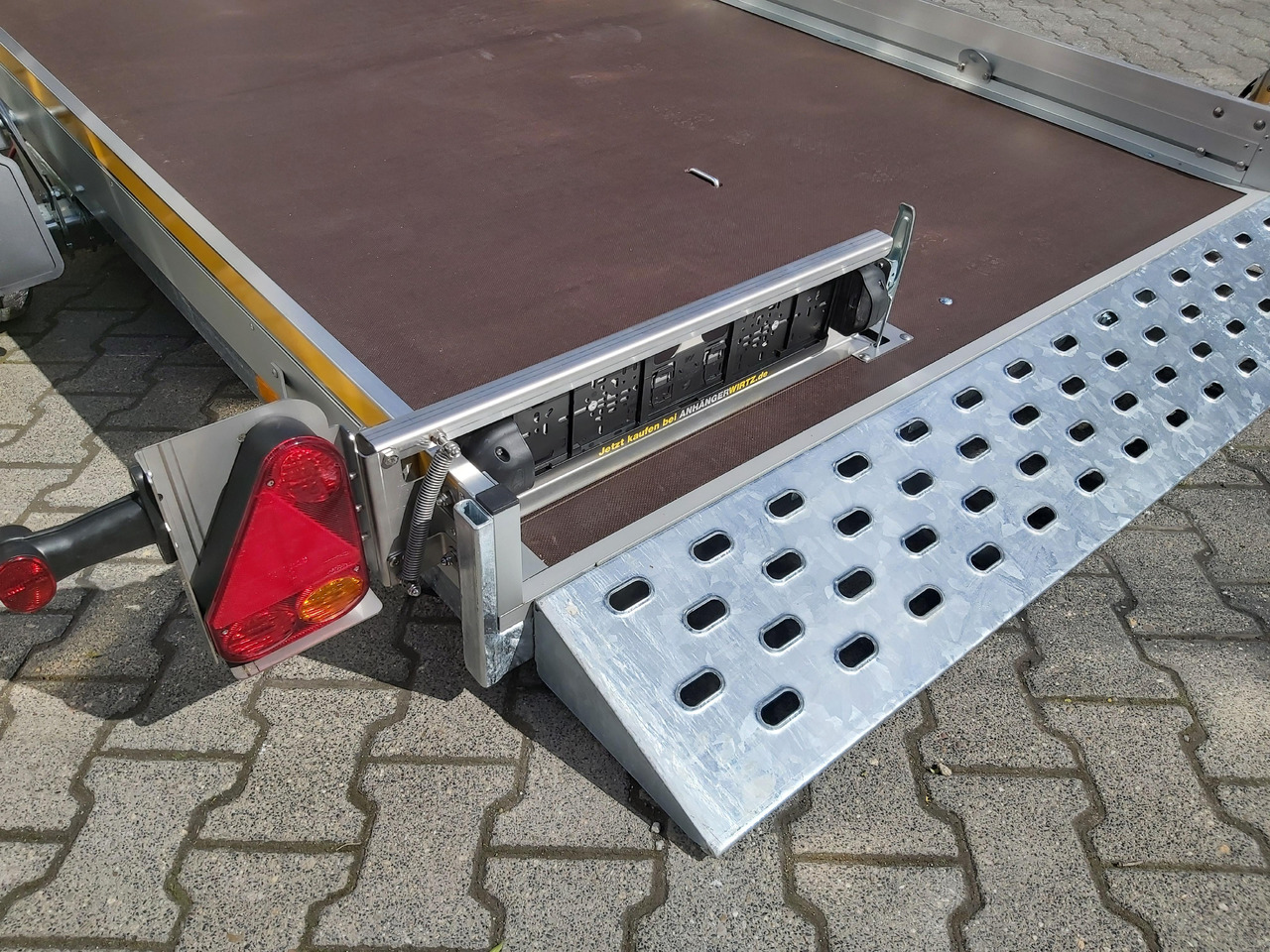 Senklift Anhänger MSL 1730/176 301x176x10cm yellow Plattform hydraulisch absenkbar 1750kg - Prikolica za automobil: slika 4 Senklift Anhänger MSL 1730/176 301x176x10cm yellow Plattform hydraulisch absenkbar 1750kg - Prikolica za automobil: slika 4