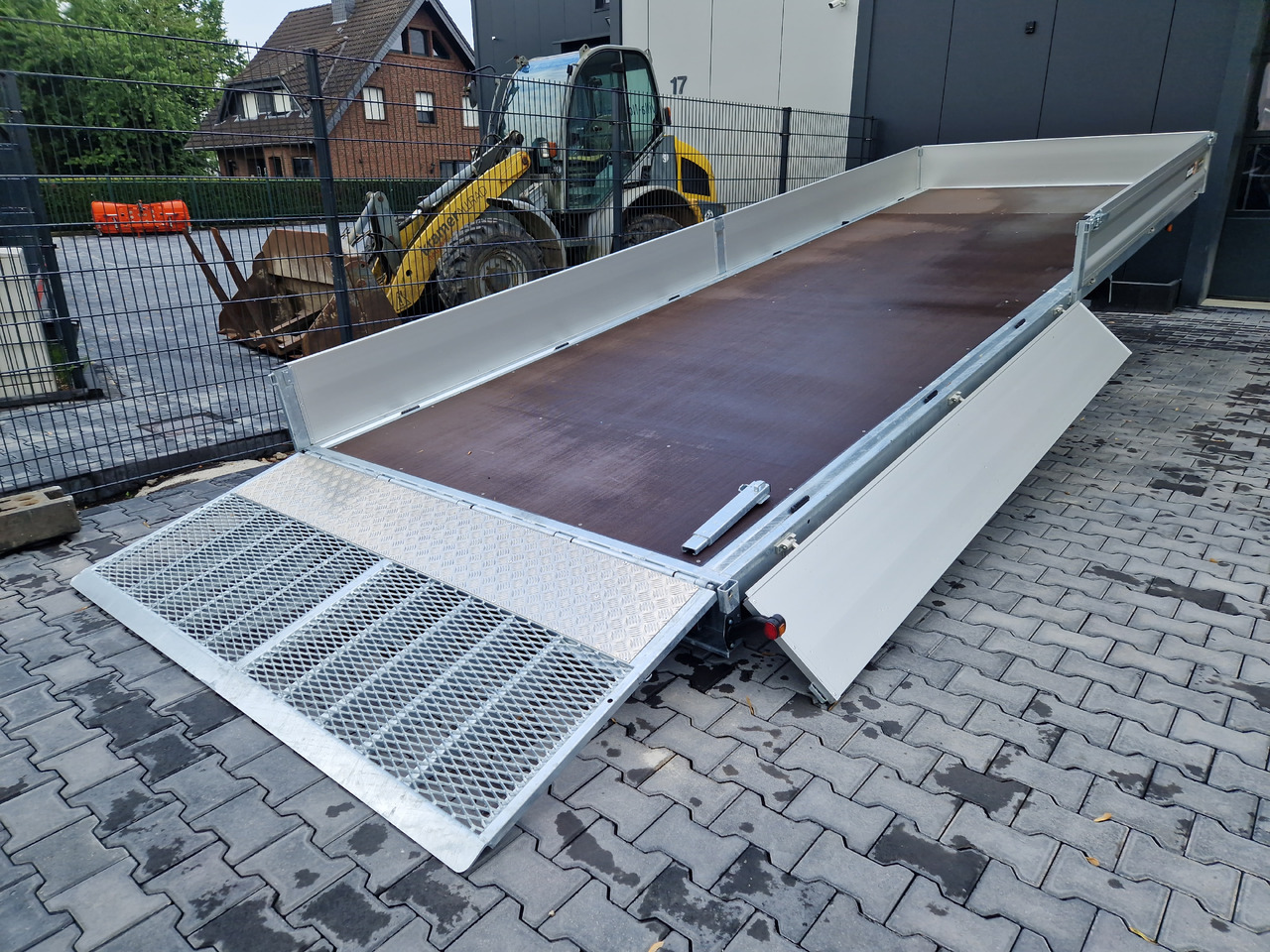 Variant Maschinentransporter 3562 UX Maxi Load 620x210x30cm LED Felgen black 3500kg 2025 - Prikolica za prevoz radnih mašina: slika 3 Variant Maschinentransporter 3562 UX Maxi Load 620x210x30cm LED Felgen black 3500kg 2025 - Prikolica za prevoz radnih mašina: slika 3