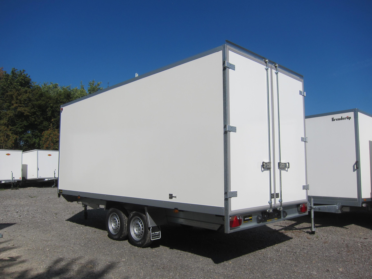 WM Meyer Kofferanhänger AZHLC 2750/210 S40 501x210x205cm (XXL) 2700kg - Prikolica sa zatvorenim sandukom: slika 3 WM Meyer Kofferanhänger AZHLC 2750/210 S40 501x210x205cm (XXL) 2700kg - Prikolica sa zatvorenim sandukom: slika 3