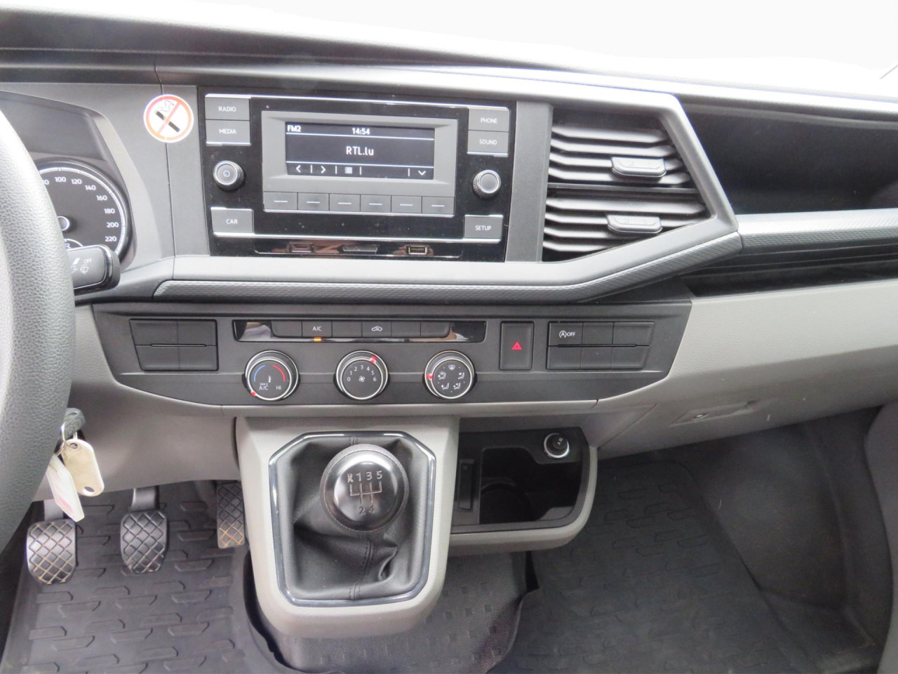 VOLKSWAGEN T6.1 Transporter 2.0 TDI Kasten Klima ZV - Mali kombi: slika 3 VOLKSWAGEN T6.1 Transporter 2.0 TDI Kasten Klima ZV - Mali kombi: slika 3