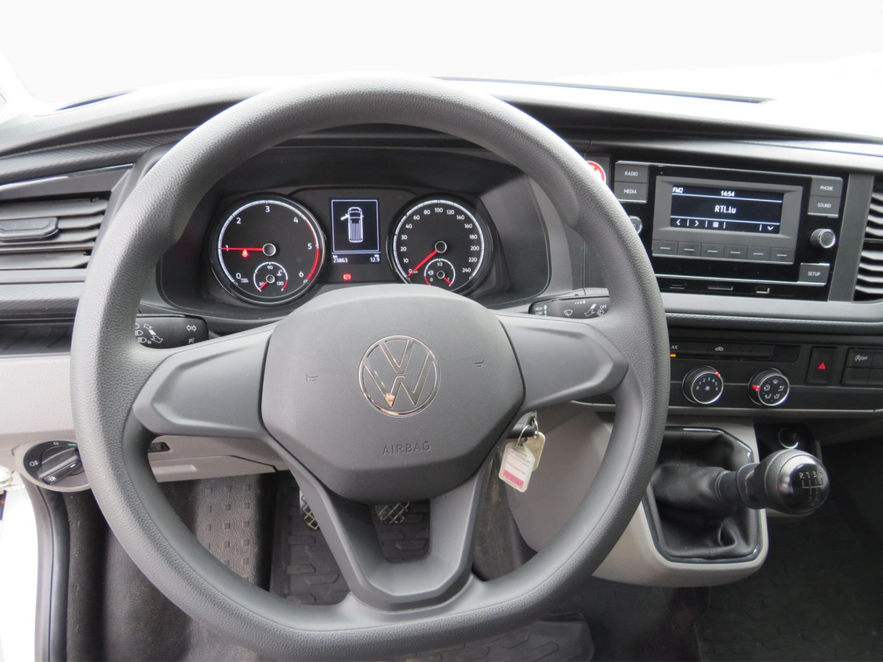 VOLKSWAGEN T6.1 Transporter 2.0 TDI Kasten Klima ZV - Mali kombi: slika 2 VOLKSWAGEN T6.1 Transporter 2.0 TDI Kasten Klima ZV - Mali kombi: slika 2