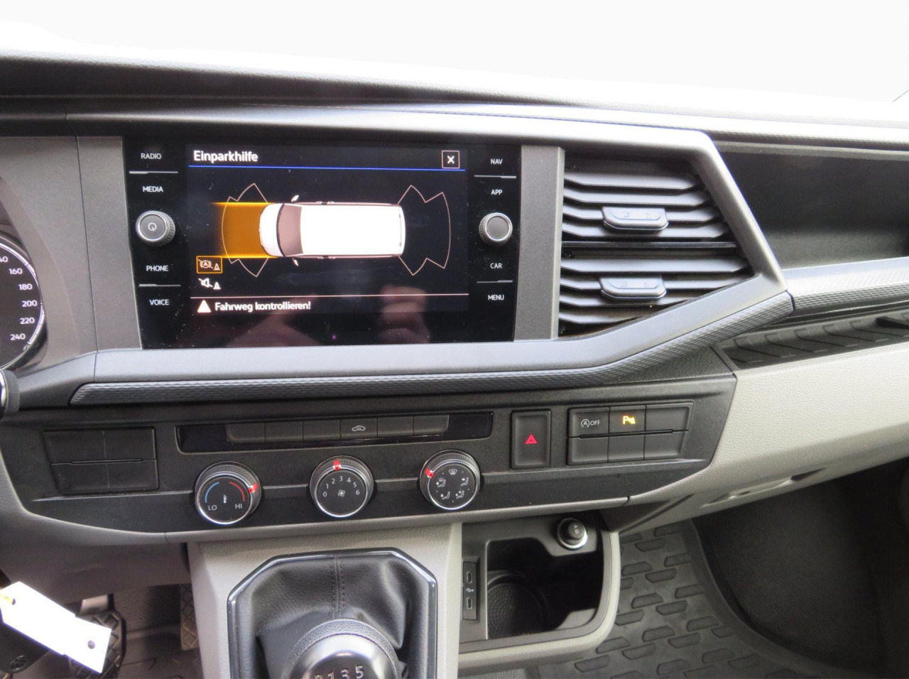 VOLKSWAGEN T6.1 Transporter Trendline 2.0 TDI Kasten Euro6 ZV - Mali kombi: slika 2 VOLKSWAGEN T6.1 Transporter Trendline 2.0 TDI Kasten Euro6 ZV - Mali kombi: slika 2