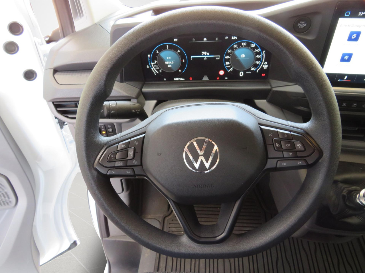 VOLKSWAGEN T7 Transporter 2.0 TDI 81 kW Kasten Klima ZV - Mali kombi: slika 2 VOLKSWAGEN T7 Transporter 2.0 TDI 81 kW Kasten Klima ZV - Mali kombi: slika 2