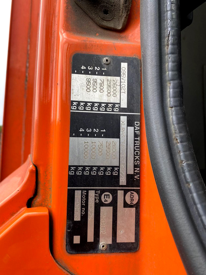 Kamion sa ceradom DAF 75CF 310 6X2: slika 9
