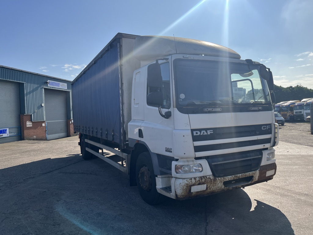 Daf 65CF 220 4x2 Curtain side - Kamion sa ceradom: slika 2 Daf 65CF 220 4x2 Curtain side - Kamion sa ceradom: slika 2