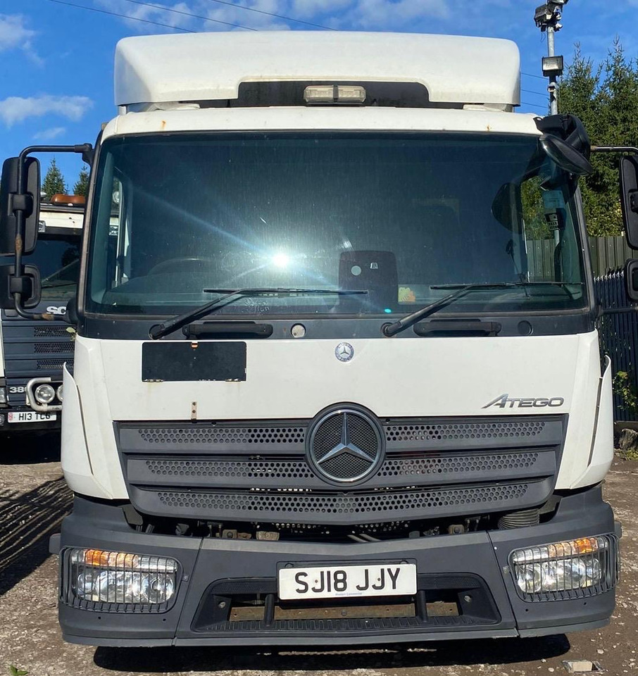 Mercedes Atego 816 - Kamion sa zatvorenim sandukom: slika 2 Mercedes Atego 816 - Kamion sa zatvorenim sandukom: slika 2