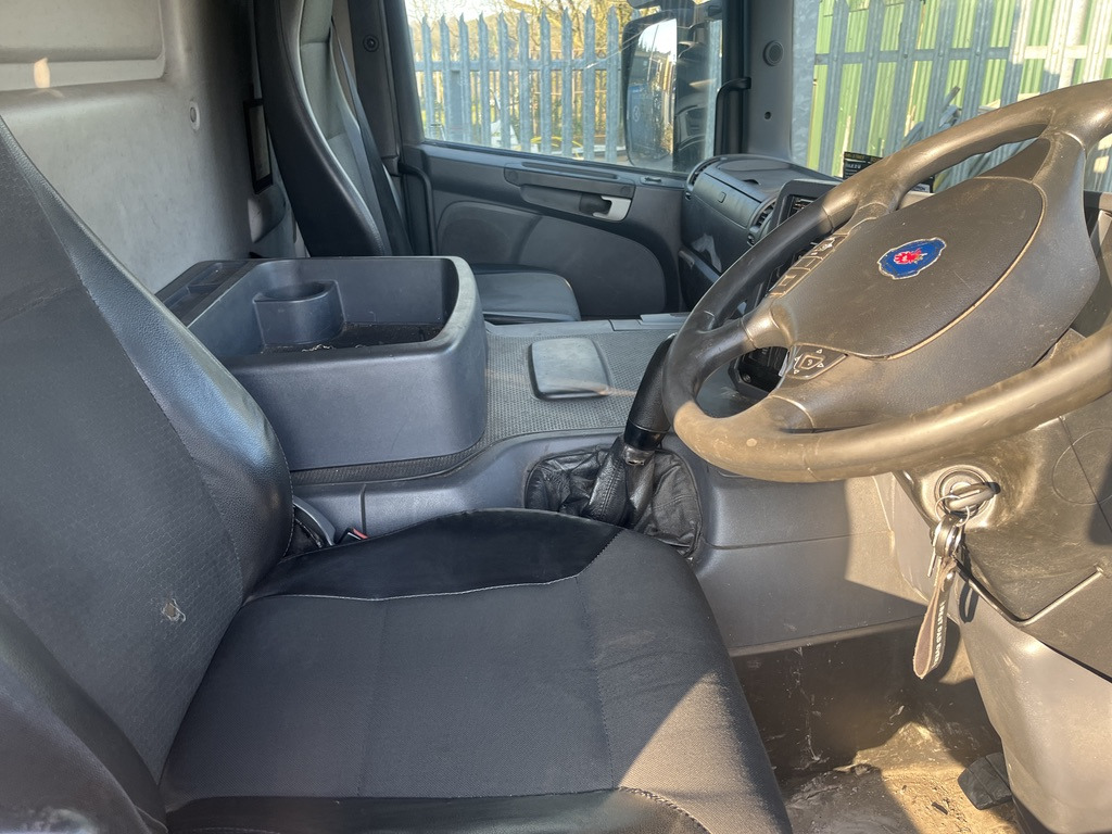 Scania P230 4x2 Curtain side - Kamion sa ceradom: slika 5 Scania P230 4x2 Curtain side - Kamion sa ceradom: slika 5