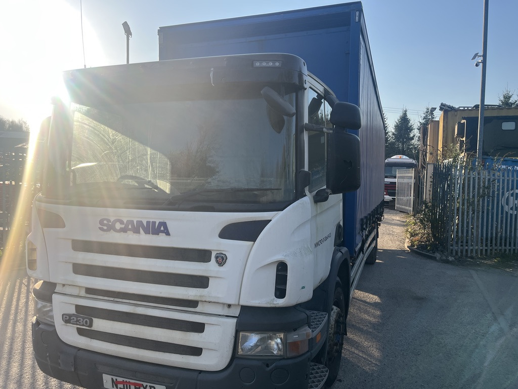 Scania P230 4x2 Curtain side - Kamion sa ceradom: slika 2 Scania P230 4x2 Curtain side - Kamion sa ceradom: slika 2