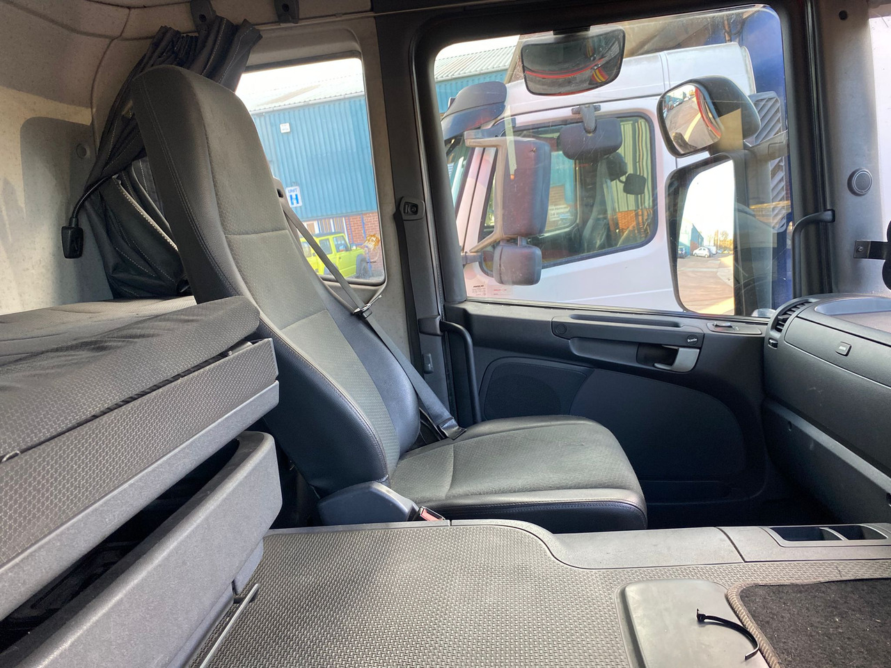 Scania P280 6x2 Curtain side - Kamion sa ceradom: slika 5 Scania P280 6x2 Curtain side - Kamion sa ceradom: slika 5