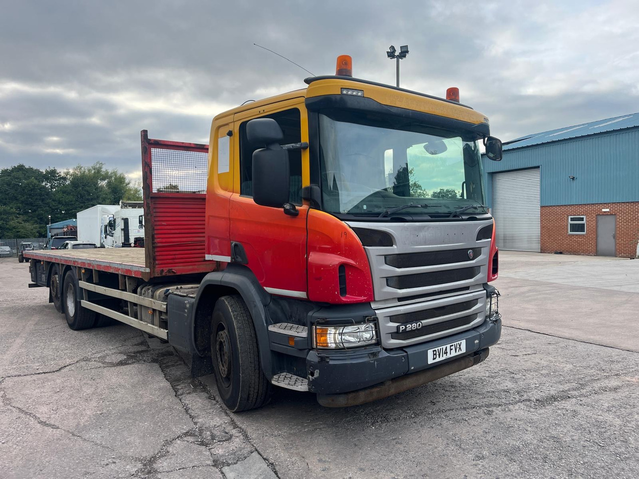 Scania P280 - Kamion sa tovarnim sandukom: slika 1 Scania P280 - Kamion sa tovarnim sandukom: slika 1