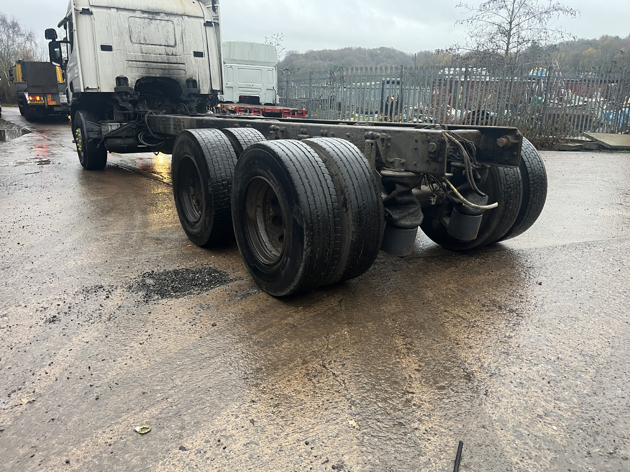 Scania P320 6x2 Chassis Cab - Kamion sa golom šasijom i zatvorenom kabinom: slika 3 Scania P320 6x2 Chassis Cab - Kamion sa golom šasijom i zatvorenom kabinom: slika 3