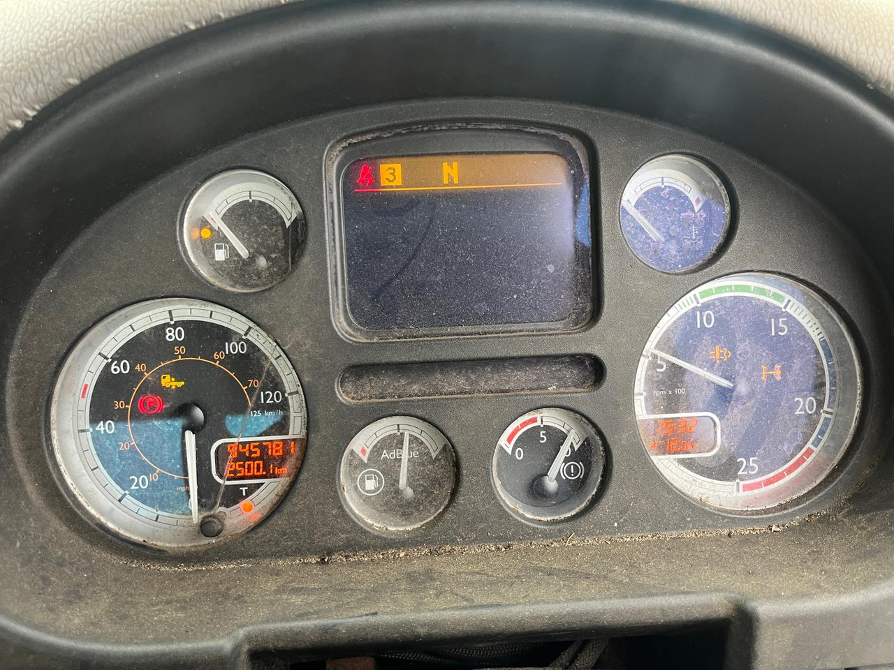 DAF 85 410 - Tegljač: slika 2 DAF 85 410 - Tegljač: slika 2