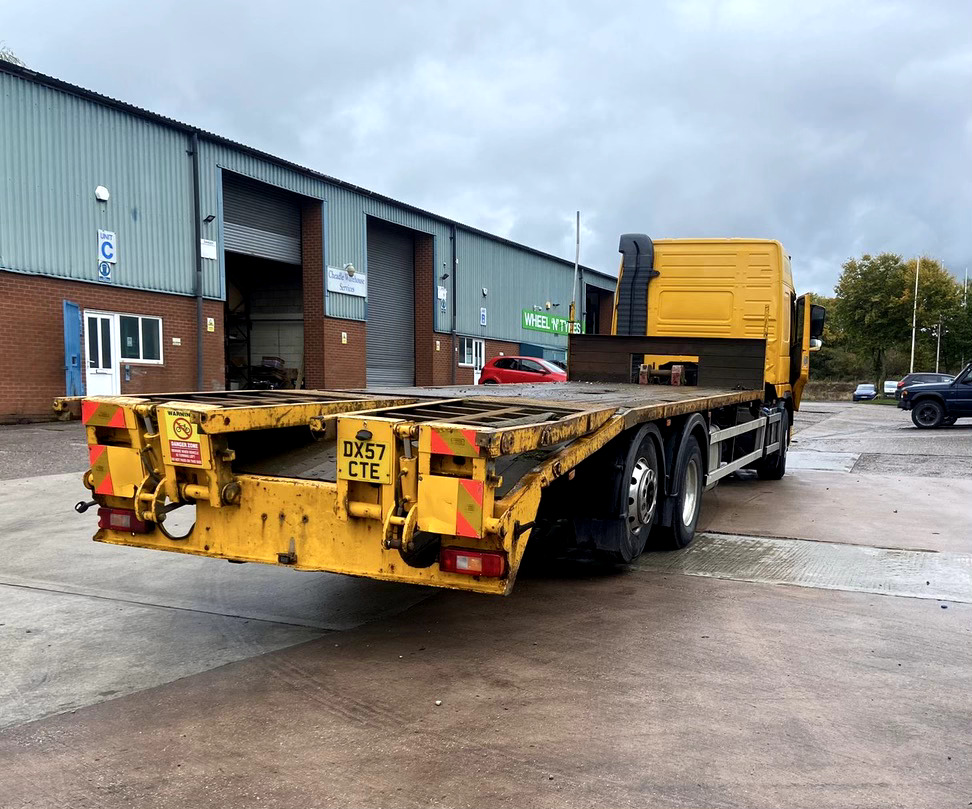 VOLVO FM9 340 6x2 - Kamion sa tovarnim sandukom: slika 4 VOLVO FM9 340 6x2 - Kamion sa tovarnim sandukom: slika 4