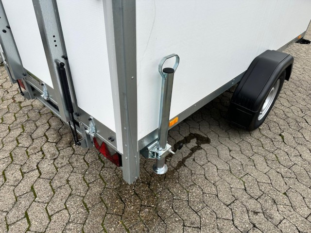 Brenderup Cargo Dynamic CD300BR1300 Rampe Kofferanhänger 1,3 to. 300x155x185cm - Prikolica sa zatvorenim sandukom: slika 4 Brenderup Cargo Dynamic CD300BR1300 Rampe Kofferanhänger 1,3 to. 300x155x185cm - Prikolica sa zatvorenim sandukom: slika 4