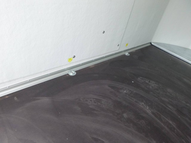 Prikolica sa zatvorenim sandukom novi Cheval Liberte Debon Cargo 2 Poly + Türe weiß 1300 kg, 100 km/h, 300x155x168cm: slika 8 Prikolica sa zatvorenim sandukom novi Cheval Liberte Debon Cargo 2 Poly + Türe weiß 1300 kg, 100 km/h, 300x155x168cm: slika 8