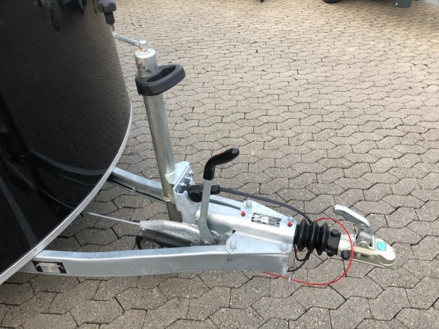 Cheval Liberte Debon Roadster 500 Alu + Türe 2600 kg, 100 km/h, 320x167x200cm - Prikolica sa zatvorenim sandukom: slika 2 Cheval Liberte Debon Roadster 500 Alu + Türe 2600 kg, 100 km/h, 320x167x200cm - Prikolica sa zatvorenim sandukom: slika 2