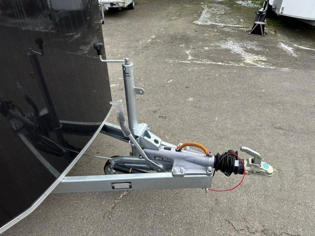 Cheval Liberte Debon Roadster 900 Alu + Türe 3500 kg, 100 km/h, 495x202x202cm - Prikolica sa zatvorenim sandukom: slika 2 Cheval Liberte Debon Roadster 900 Alu + Türe 3500 kg, 100 km/h, 495x202x202cm - Prikolica sa zatvorenim sandukom: slika 2