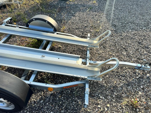 Neptun Motorradanhänger GN064, N6-220 pm2, 100 km/h 0,75 t. 2250 x 1300 x 31 mm - Prikolica za motor: slika 2 Neptun Motorradanhänger GN064, N6-220 pm2, 100 km/h 0,75 t. 2250 x 1300 x 31 mm - Prikolica za motor: slika 2