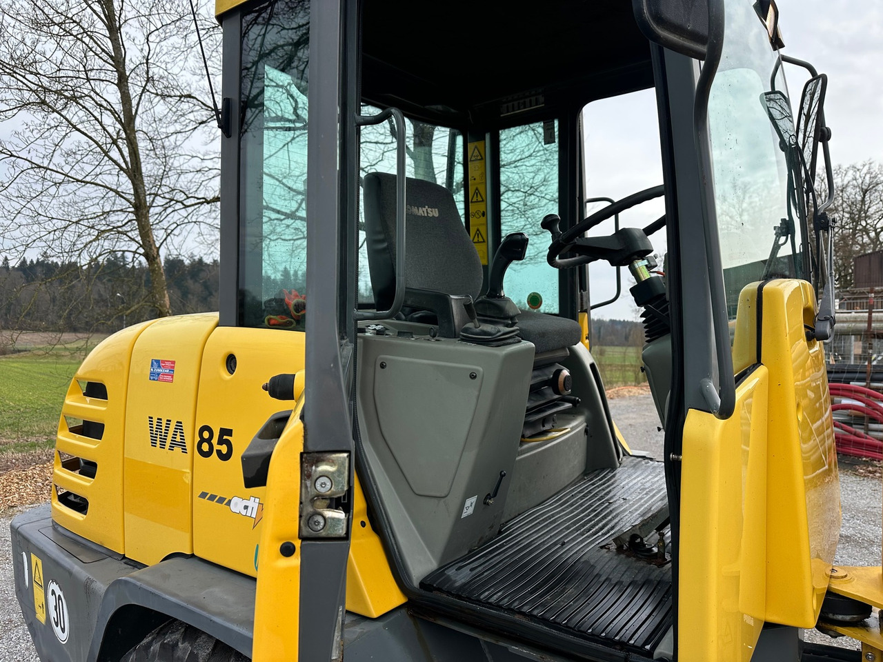 KOMATSU WA 85 3 - Utovarivač točkaš: slika 5 KOMATSU WA 85 3 - Utovarivač točkaš: slika 5