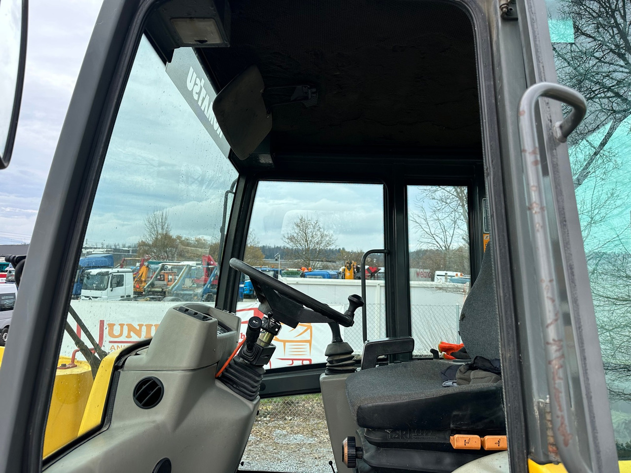 KOMATSU WA 85 3 - Utovarivač točkaš: slika 4 KOMATSU WA 85 3 - Utovarivač točkaš: slika 4