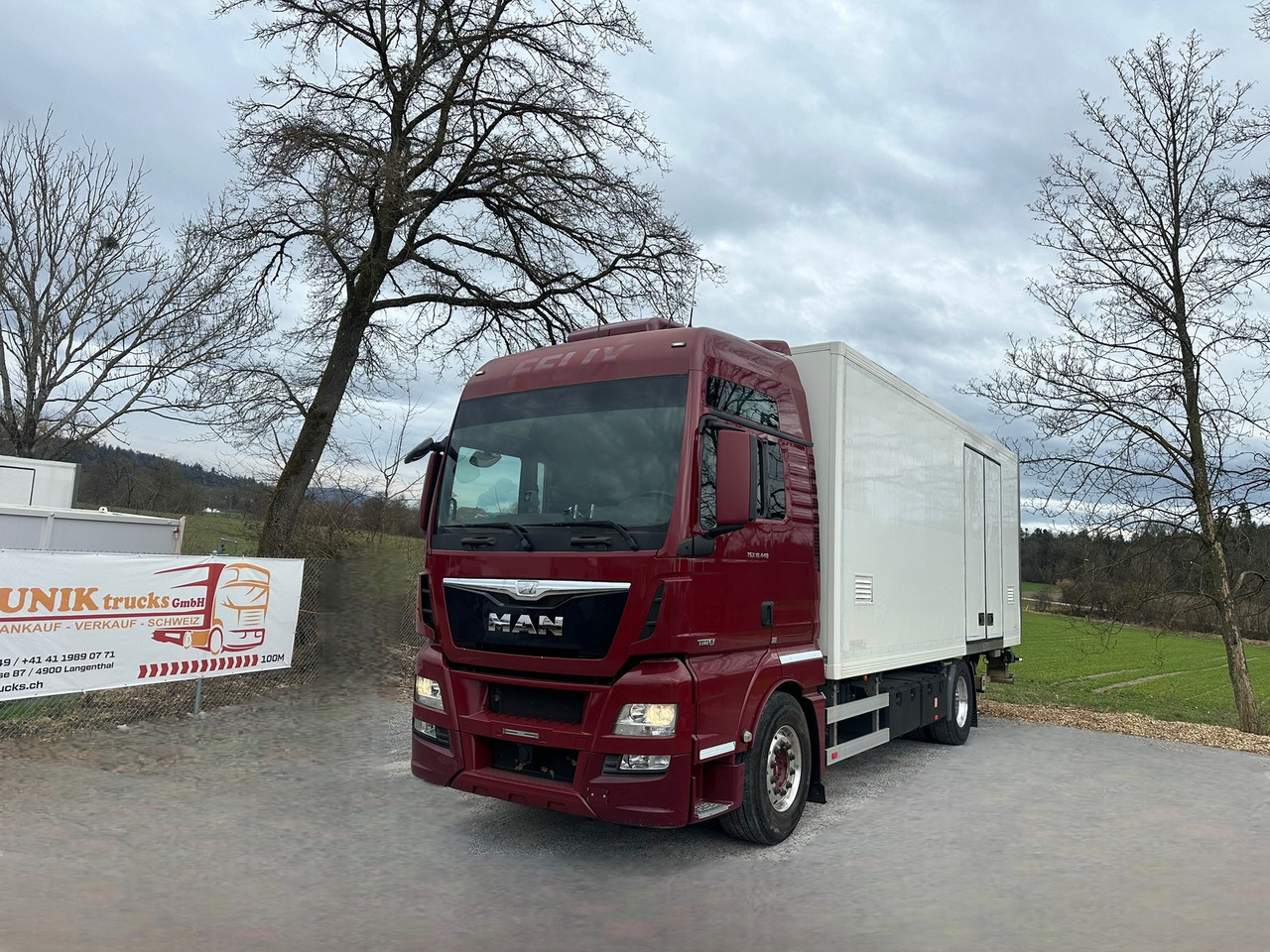 MAN TGX 18.440 4x2 Koffer&Hebebühne - Kamion sa zatvorenim sandukom: slika 1 MAN TGX 18.440 4x2 Koffer&Hebebühne - Kamion sa zatvorenim sandukom: slika 1
