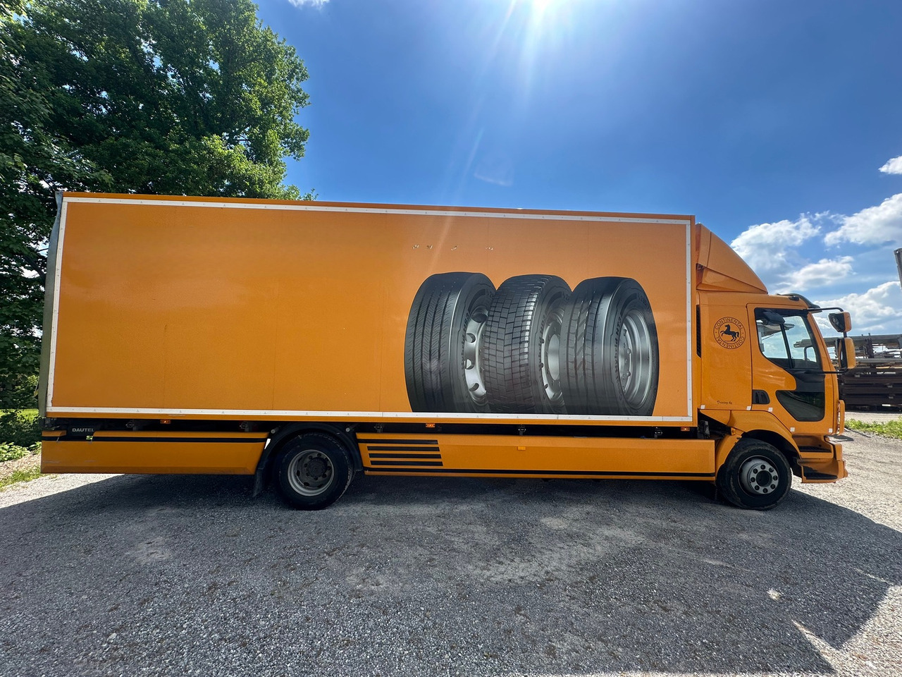 VOLVO FL 2404x2 - Kamion sa zatvorenim sandukom: slika 5 VOLVO FL 2404x2 - Kamion sa zatvorenim sandukom: slika 5