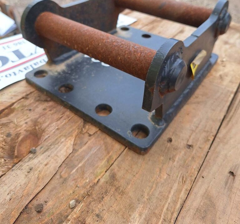 Attachment plate S30 for excavator plate compactor - Brza spojnica za Kompaktor: slika 2 Attachment plate S30 for excavator plate compactor - Brza spojnica za Kompaktor: slika 2