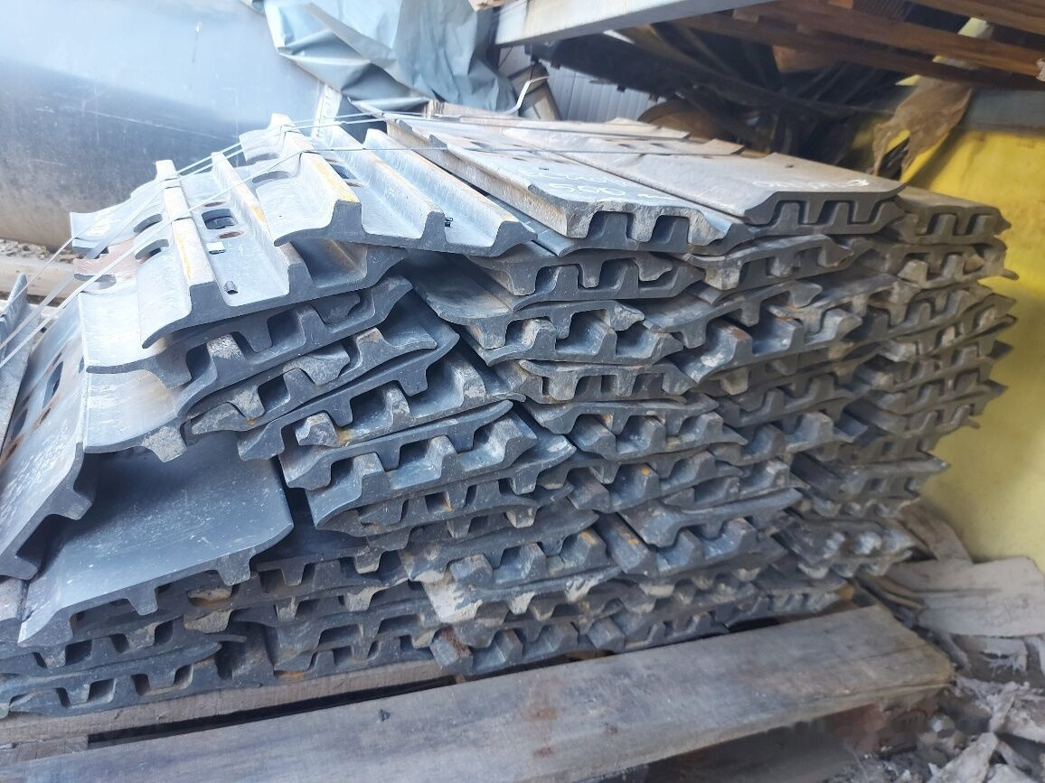 Grouser pads 600 mm Daewoo-Doosan DX225 NLC, Daewoo-Doosan Solar 220, Daewoo-Doosan Solar 225, Hitachi ZX180 LC, Hitachi ZX240, Hyundai HX180 HIGH WALKER, Komatsu PC150 LC, Komatsu PC160, Komatsu PC - Šine za Bager: slika 1 Grouser pads 600 mm Daewoo-Doosan DX225 NLC, Daewoo-Doosan Solar 220, Daewoo-Doosan Solar 225, Hitachi ZX180 LC, Hitachi ZX240, Hyundai HX180 HIGH WALKER, Komatsu PC150 LC, Komatsu PC160, Komatsu PC - Šine za Bager: slika 1