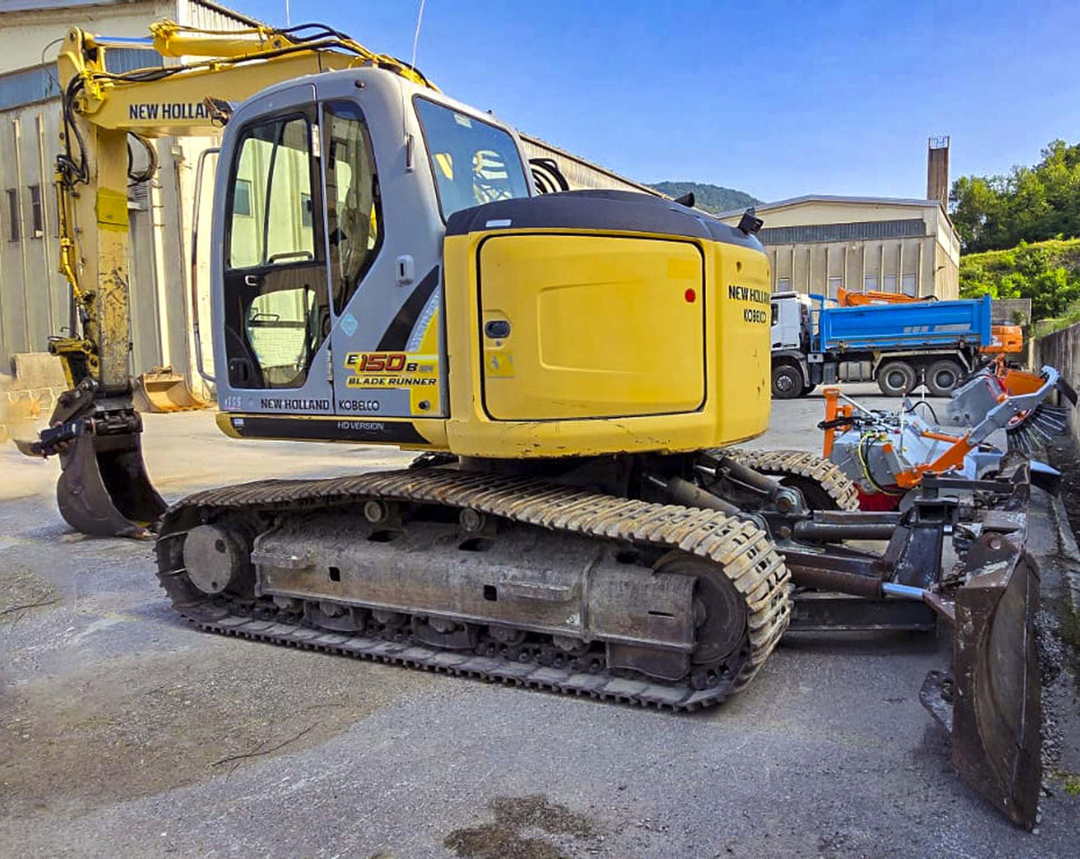 New Holland Kobelco E150B - Bager guseničar: slika 1 New Holland Kobelco E150B - Bager guseničar: slika 1