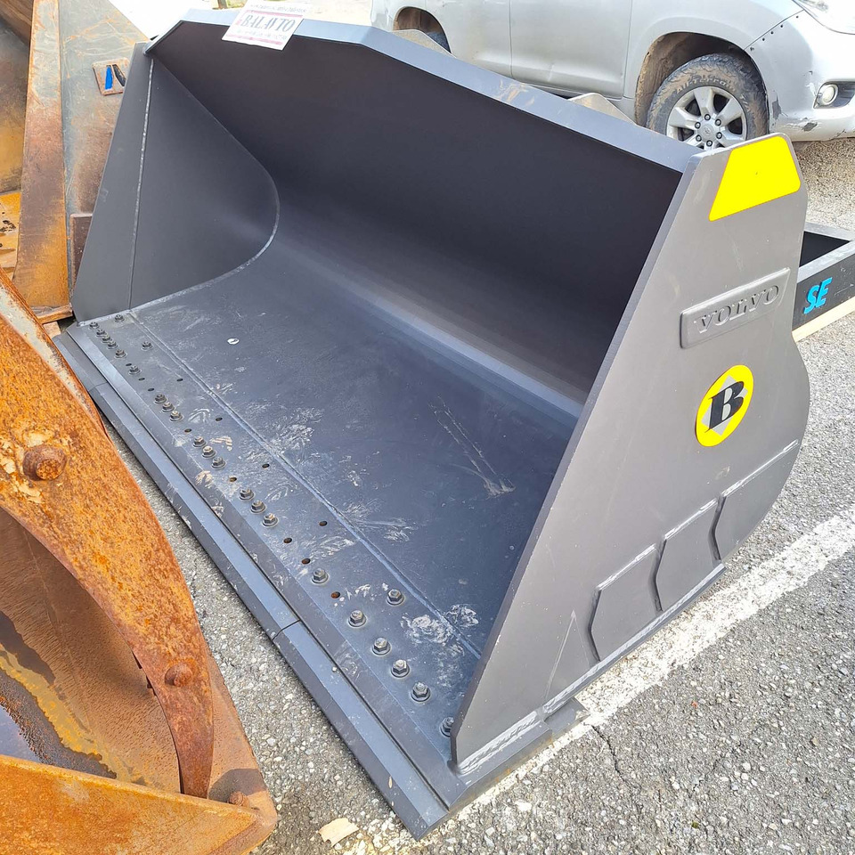 VOLVO 2880 mm for 18-22 ton wheel loaders - Utovarna kašika za Utovarivač točkaš: slika 1 VOLVO 2880 mm for 18-22 ton wheel loaders - Utovarna kašika za Utovarivač točkaš: slika 1