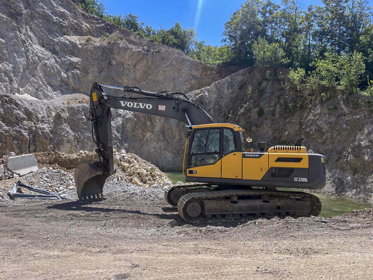 VOLVO EC220D - Bager guseničar: slika 1 VOLVO EC220D - Bager guseničar: slika 1