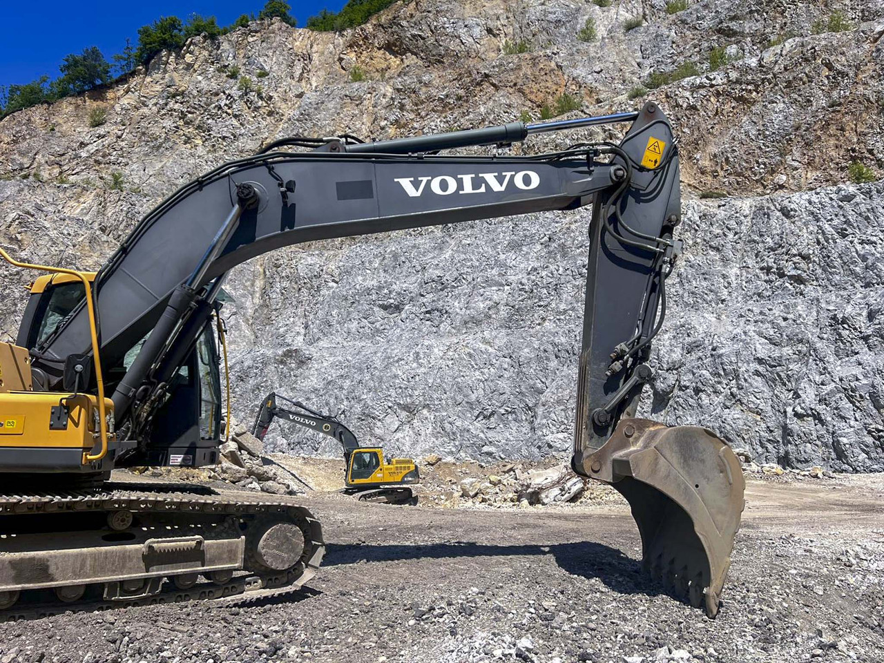 VOLVO EC220D - Bager guseničar: slika 4 VOLVO EC220D - Bager guseničar: slika 4