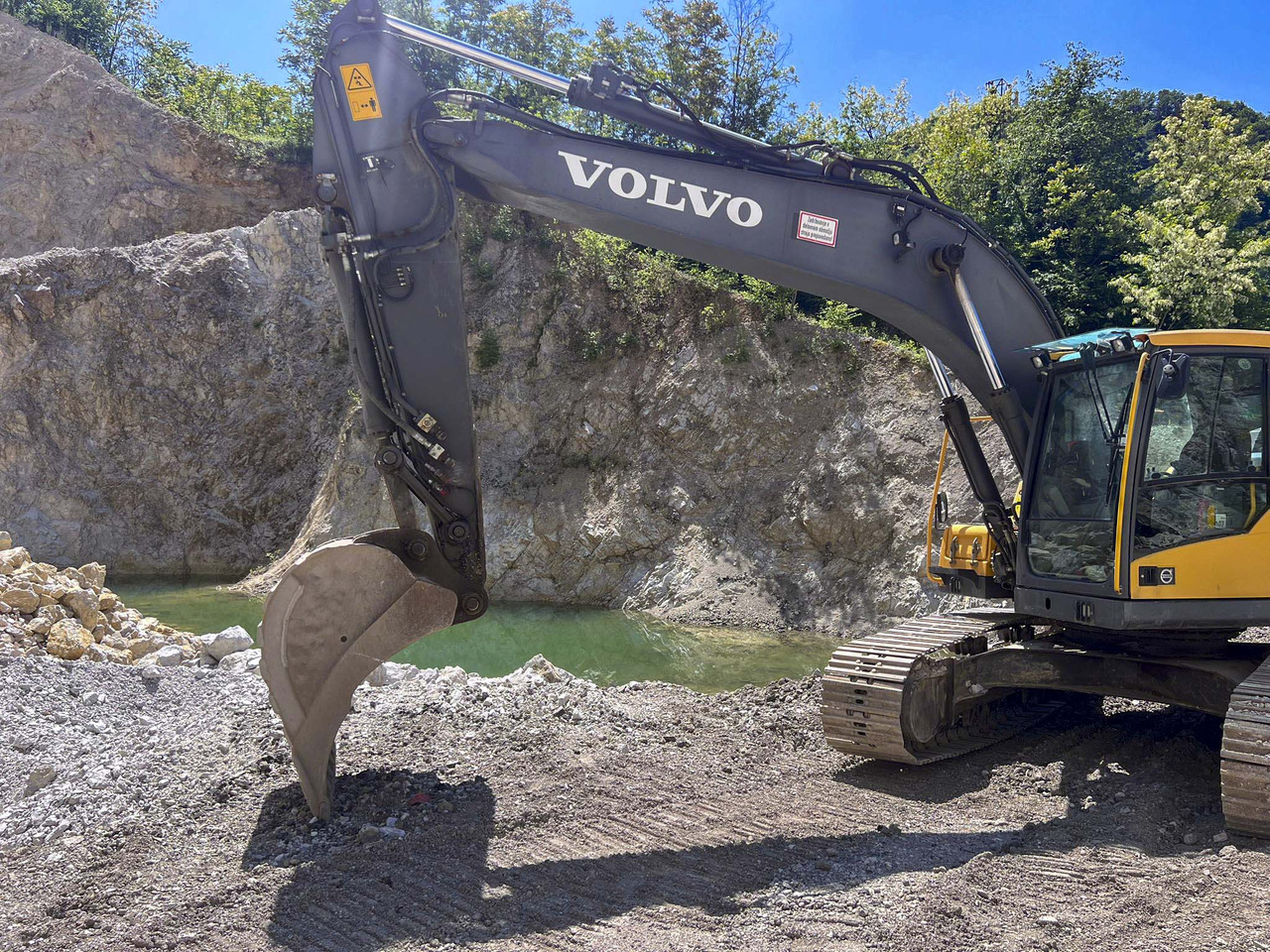 VOLVO EC220D - Bager guseničar: slika 2 VOLVO EC220D - Bager guseničar: slika 2