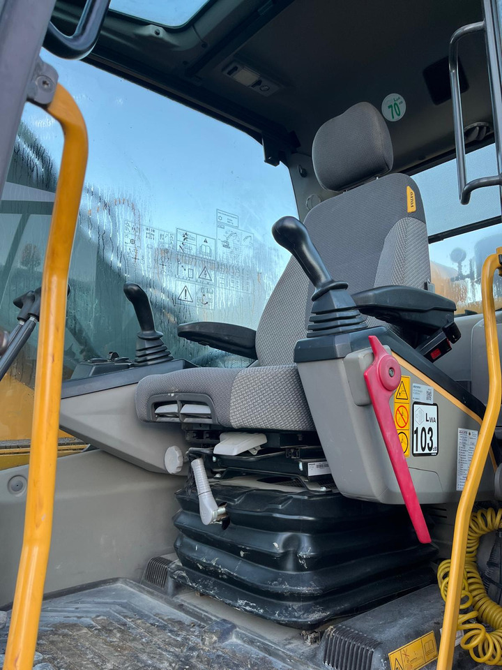 Bager guseničar VOLVO EC220ENH: slika 30