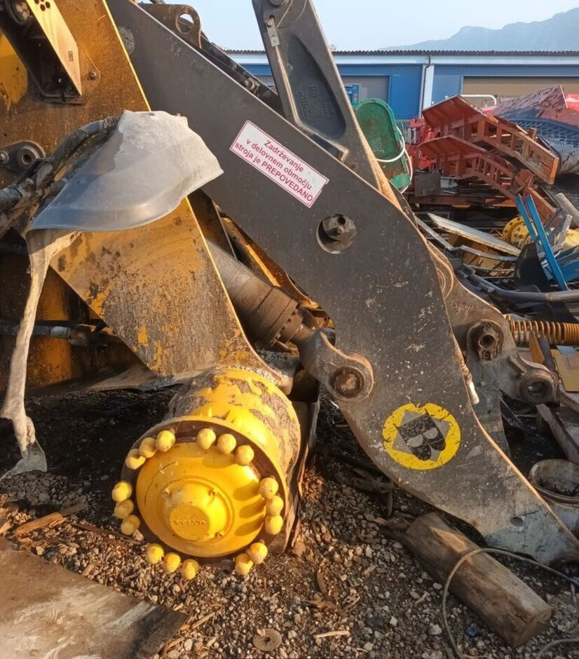 Volvo L120H - Utovarivač točkaš: slika 2 Volvo L120H - Utovarivač točkaš: slika 2