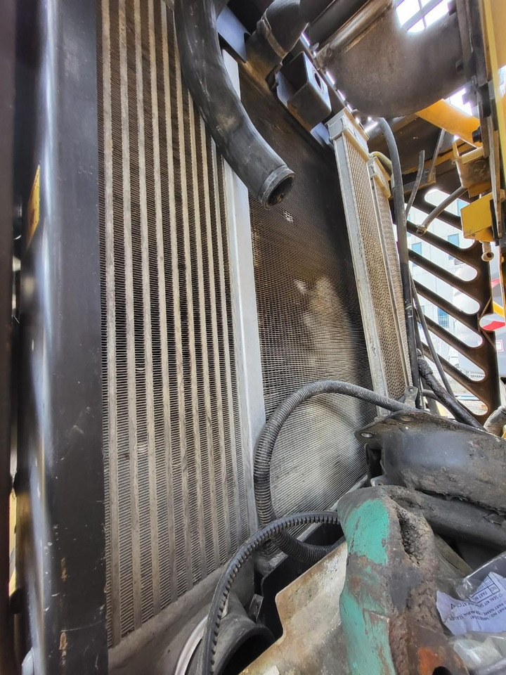 Volvo radiator - Radijator za Utovarivač: slika 2 Volvo radiator - Radijator za Utovarivač: slika 2