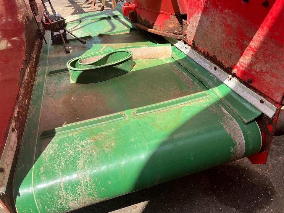 Trioliet Futtermischwagen Solomix 2 1600 Förderband vorne - Prikolica za mešanje stočne hrane: slika 4 Trioliet Futtermischwagen Solomix 2 1600 Förderband vorne - Prikolica za mešanje stočne hrane: slika 4