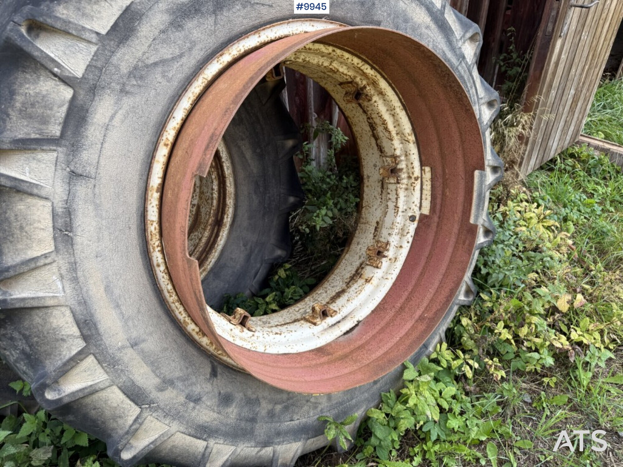 Kompletan točak za Traktor 2 tractor tires with rims and rings: slika 6
