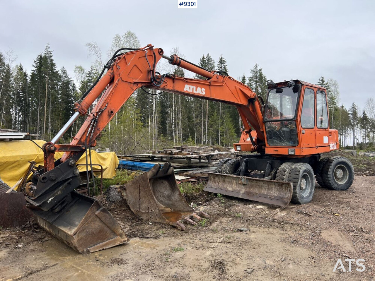 Atlas 1302 E Wheeled excavator with attachments (VIDEO) - Bager točkaš: slika 1 Atlas 1302 E Wheeled excavator with attachments (VIDEO) - Bager točkaš: slika 1