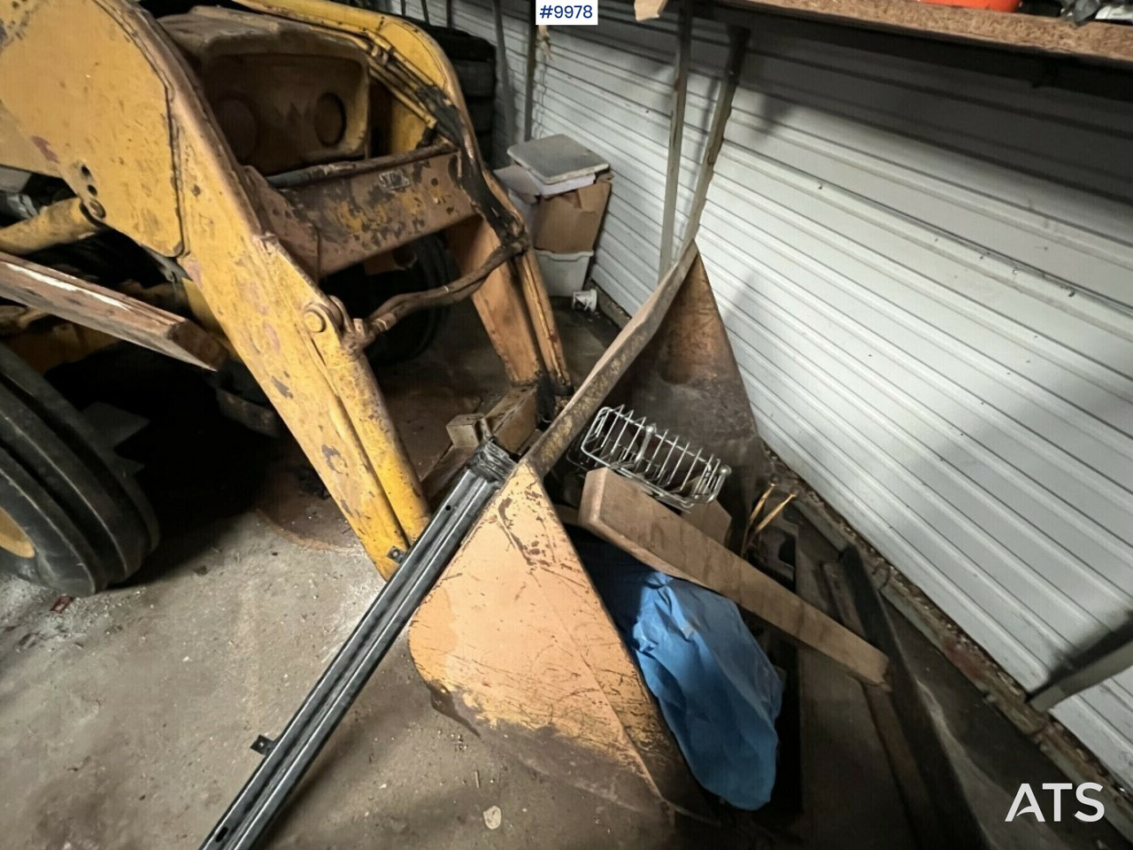 Backhoe loader- MASSEY-FERGUSON 203 - Traktor: slika 3 Backhoe loader- MASSEY-FERGUSON 203 - Traktor: slika 3