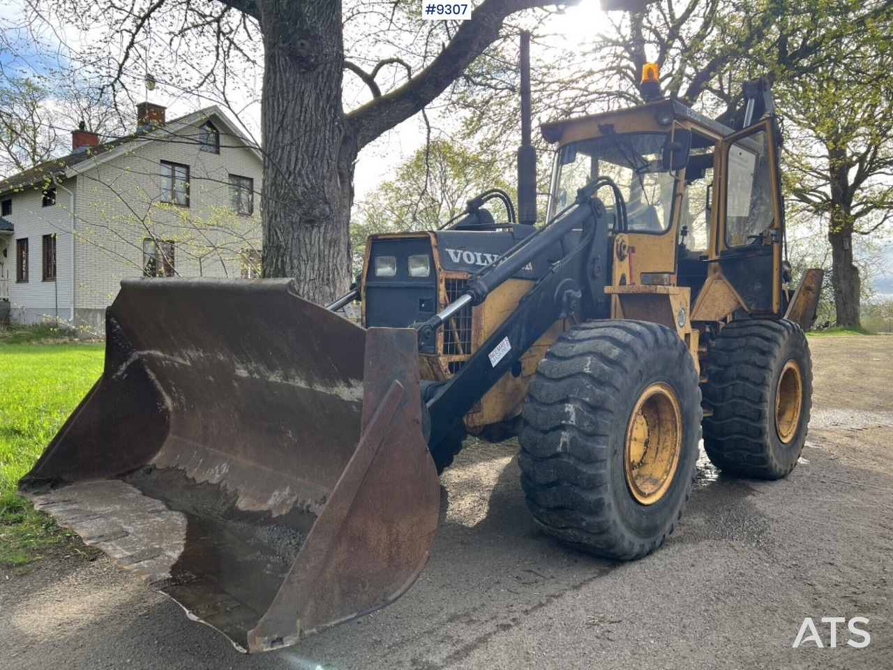 Backhoe loader VOLVO BM 6300 - Bager utovarivač: slika 1 Backhoe loader VOLVO BM 6300 - Bager utovarivač: slika 1