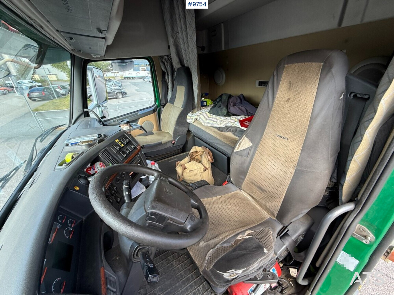 Box Truck Volvo FH 480 with 4-axle Ekeri trailer (VIDEO) - Kamion sa zatvorenim sandukom: slika 5 Box Truck Volvo FH 480 with 4-axle Ekeri trailer (VIDEO) - Kamion sa zatvorenim sandukom: slika 5