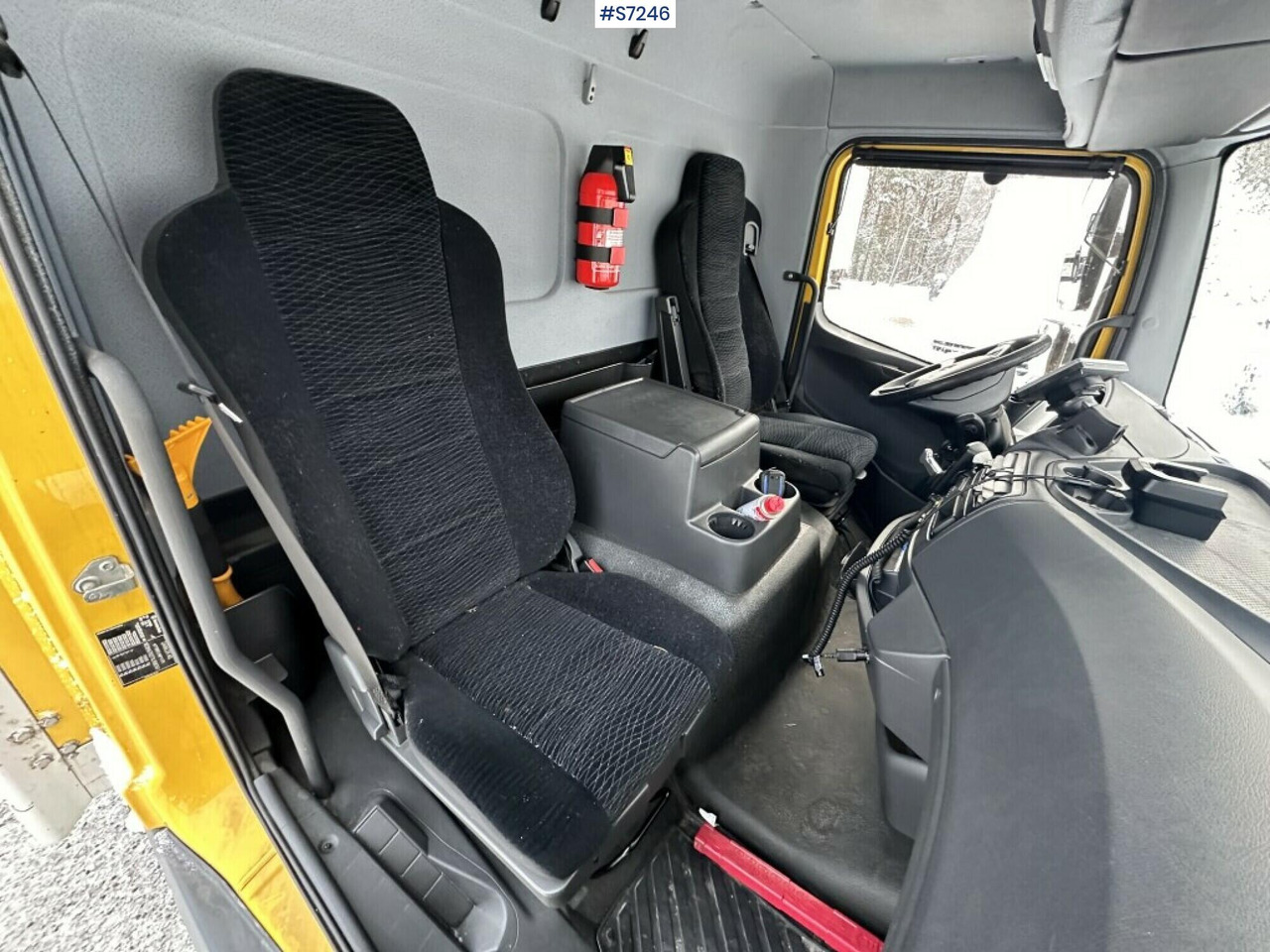 Box truck Mercedes Benz Atego 1523 with high and sinkable roof - Kamion sa zatvorenim sandukom: slika 5 Box truck Mercedes Benz Atego 1523 with high and sinkable roof - Kamion sa zatvorenim sandukom: slika 5
